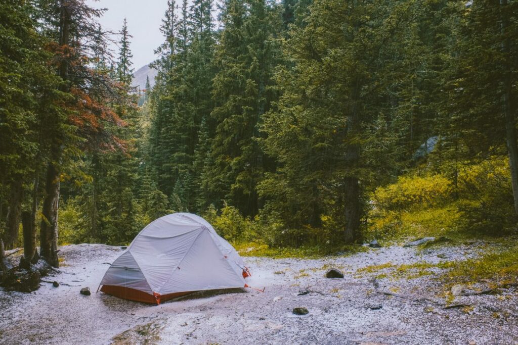 camping in the rain 1140x760 1